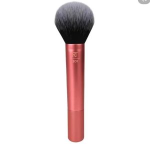 THEGIRLZKORNER POWDER BRUSH 01